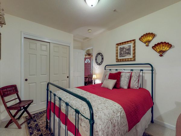 Santa Cruz County Home 984362
