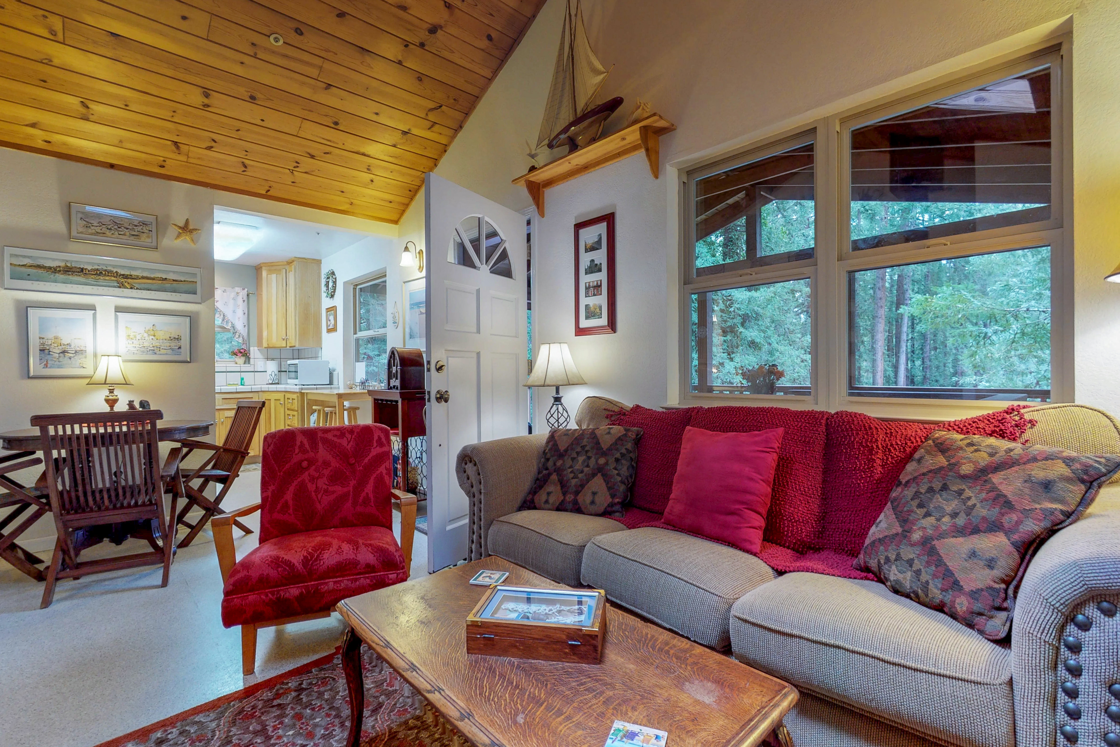 Santa Cruz County Home 984362