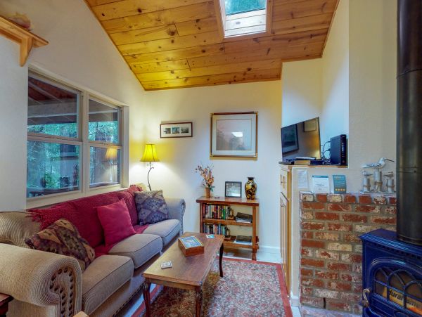 Santa Cruz County Home 984362