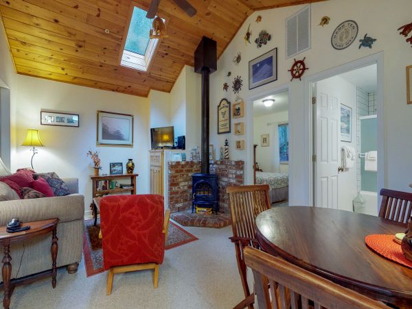 Santa Cruz County Home 984362