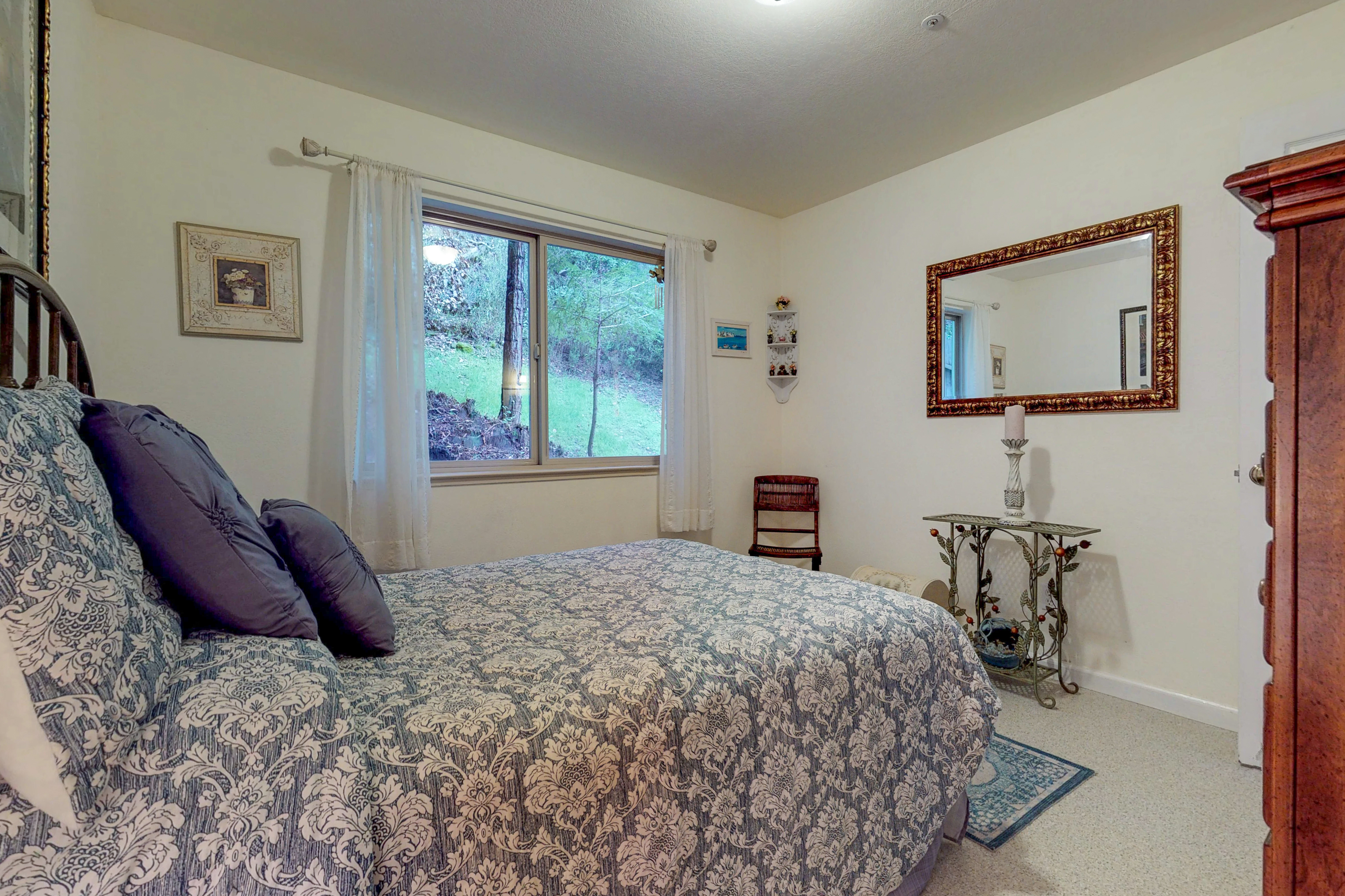 Santa Cruz County Home 984362