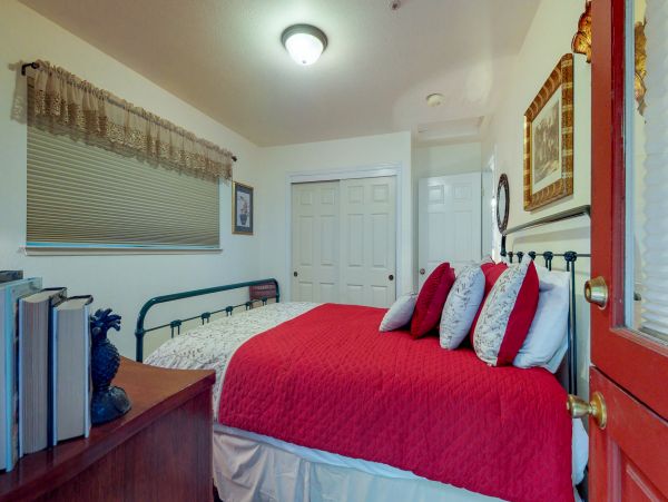 Santa Cruz County Home 984362