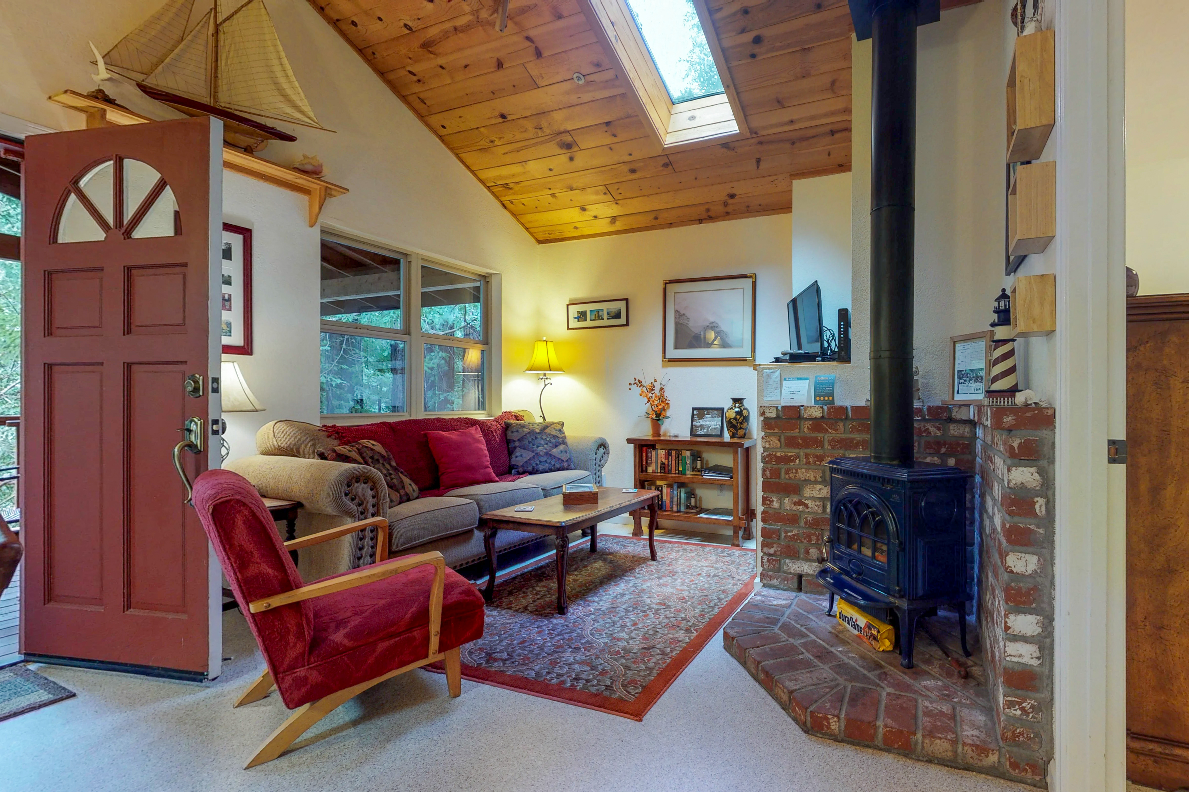Santa Cruz County Home 984362