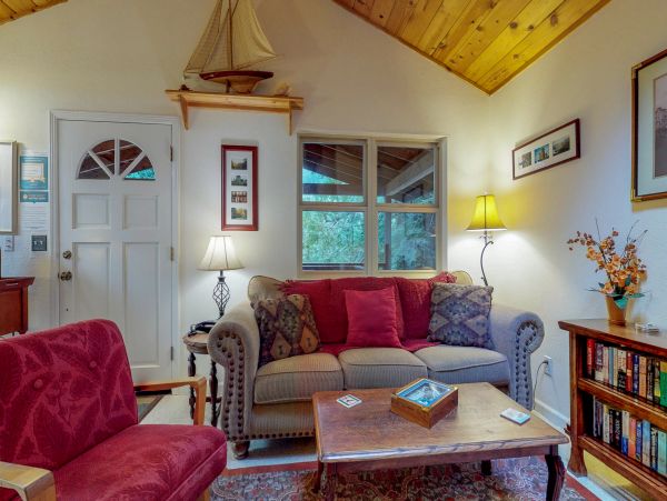Santa Cruz County Home 984362