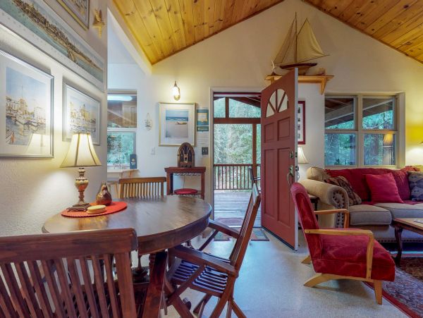 Santa Cruz County Home 984362