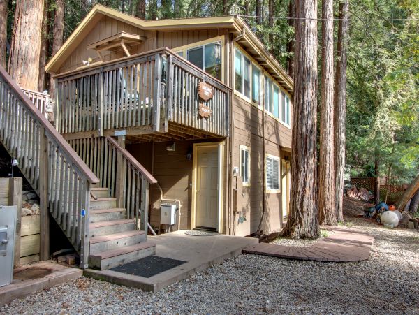 Santa Cruz County Home 984363