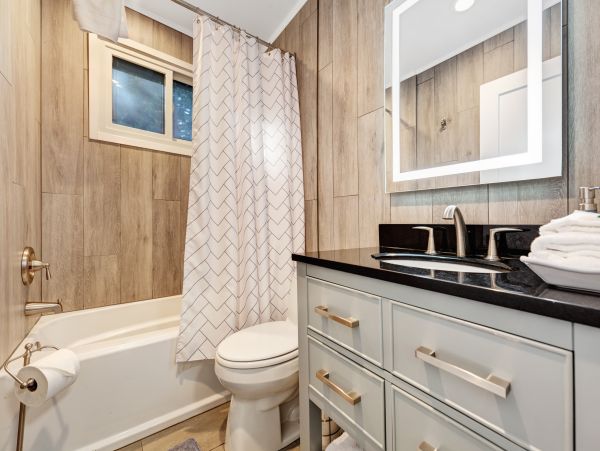 Santa Cruz County Home 984364