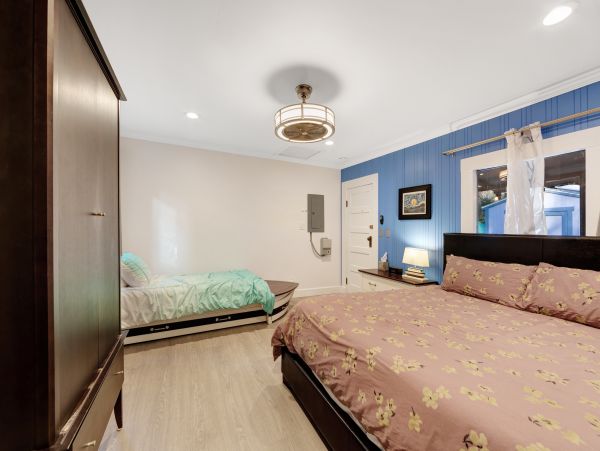 Santa Cruz County Home 984364