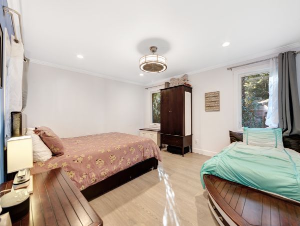 Santa Cruz County Home 984364