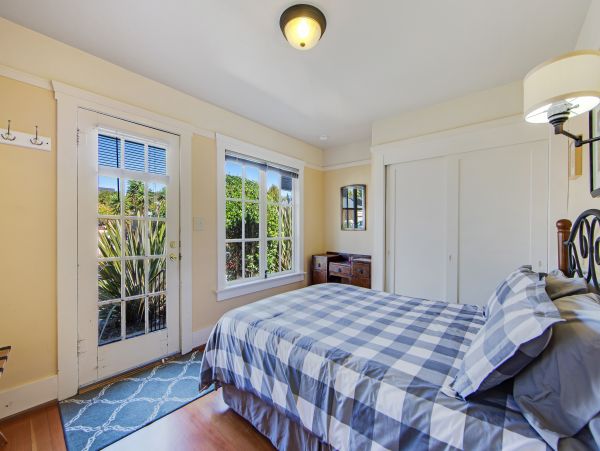 Santa Cruz County Home 984365
