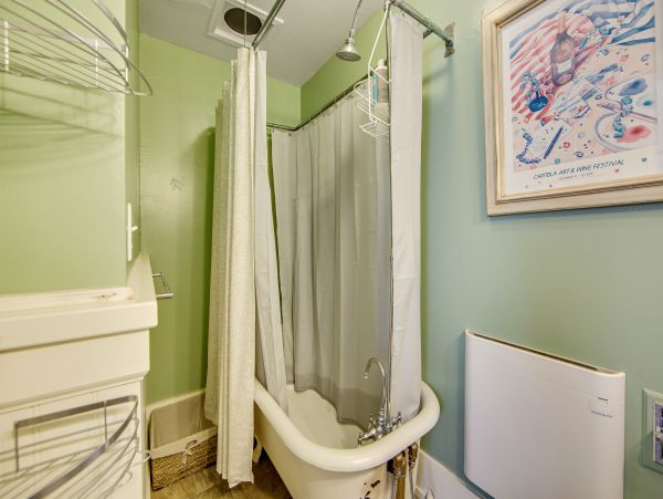 Santa Cruz County Home 984365