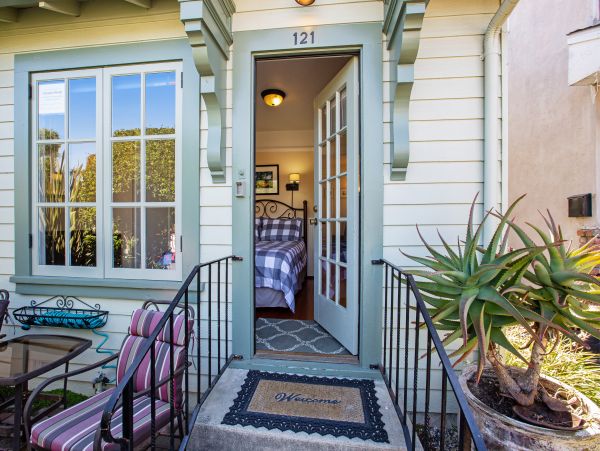 Santa Cruz County Home 984365