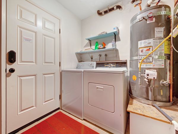 Santa Cruz County Home 984366
