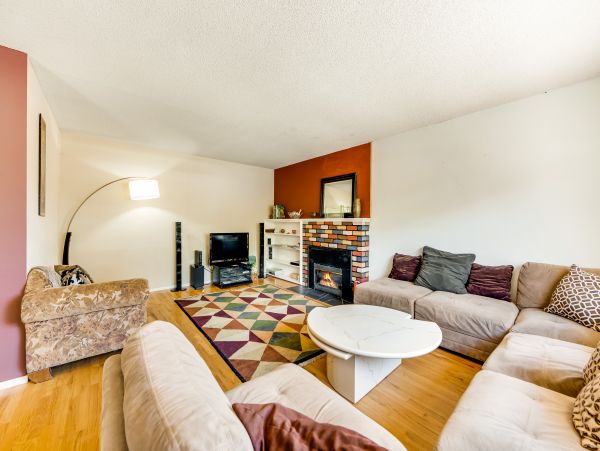 Santa Cruz County Home 984367
