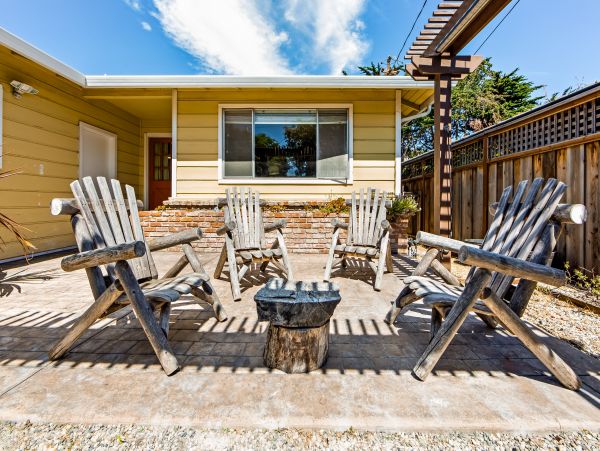 Santa Cruz County Home 984367