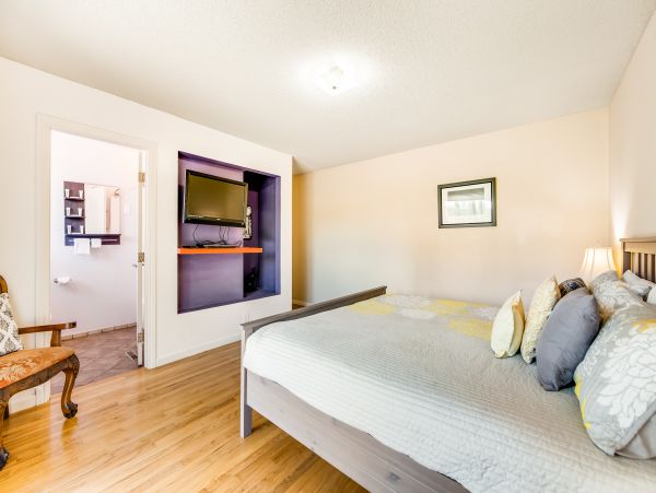 Santa Cruz County Home 984367