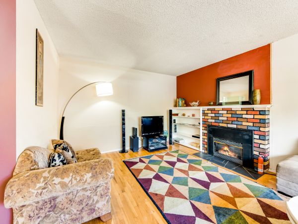 Santa Cruz County Home 984367