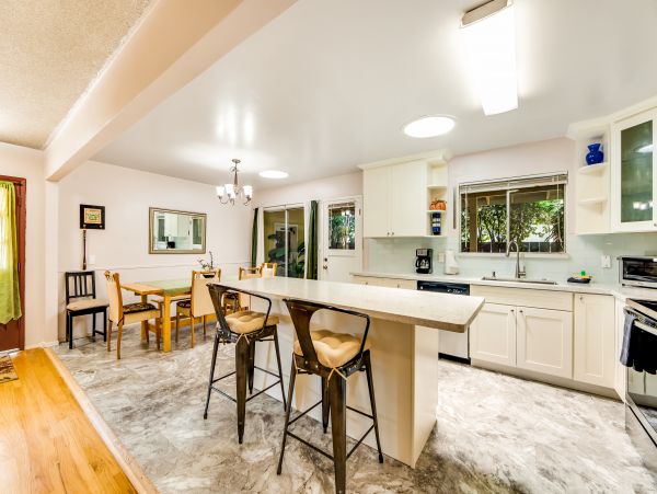 Santa Cruz County Home 984367
