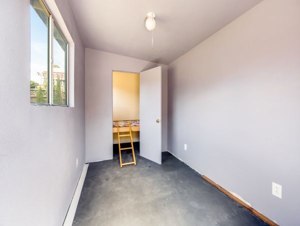 Santa Cruz County Home 984367