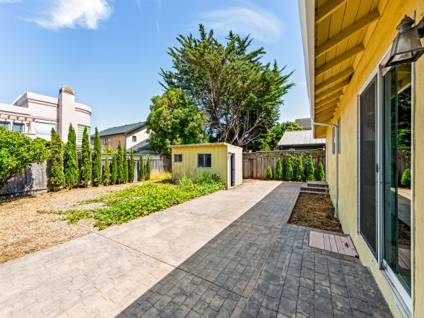 Santa Cruz County Home 984367