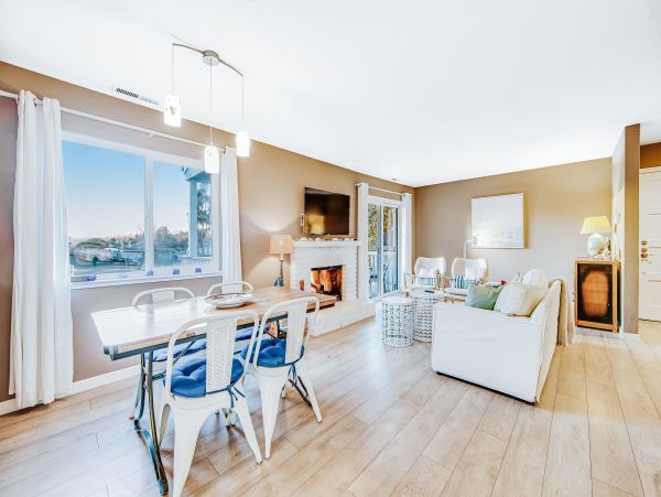Santa Cruz County Home 984368