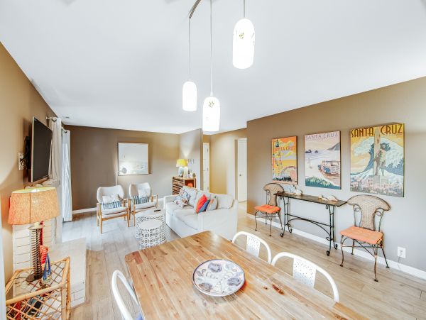 Santa Cruz County Home 984368