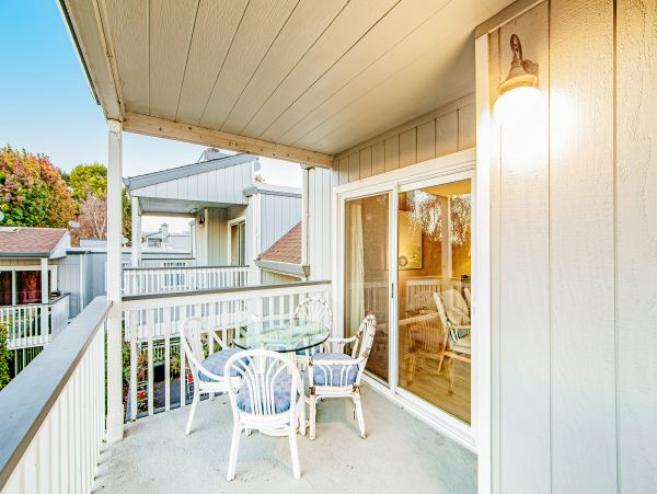 Santa Cruz County Home 984368