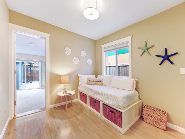 Santa Cruz County Home 984369