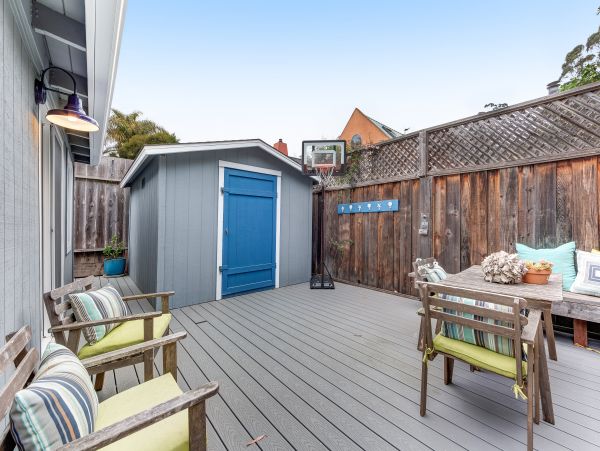 Santa Cruz County Home 984369