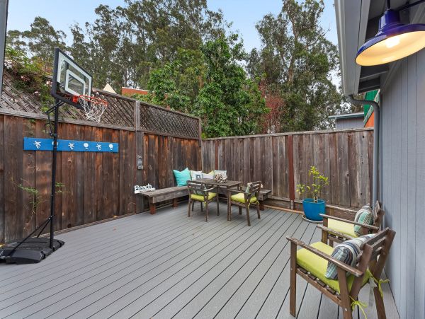 Santa Cruz County Home 984369