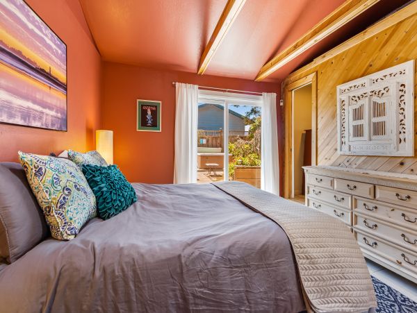 Santa Cruz County Home 984370