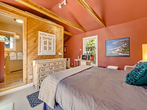Santa Cruz County Home 984370