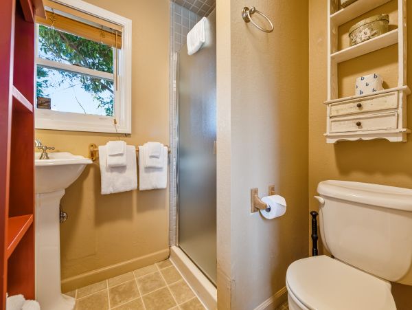 Santa Cruz County Home 984370