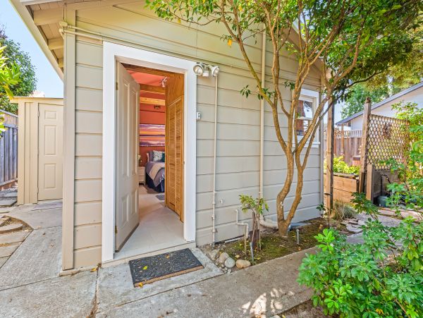 Santa Cruz County Home 984370