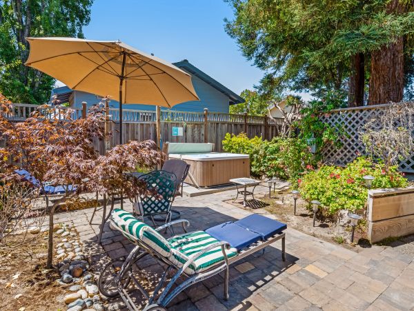 Santa Cruz County Home 984370