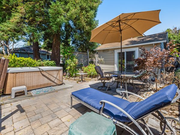 Santa Cruz County Home 984370