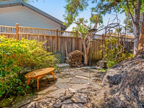 Santa Cruz County Home 984370