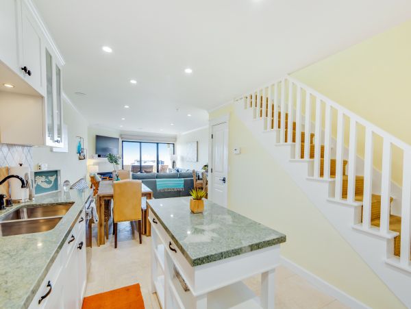 Santa Cruz County Home 984371