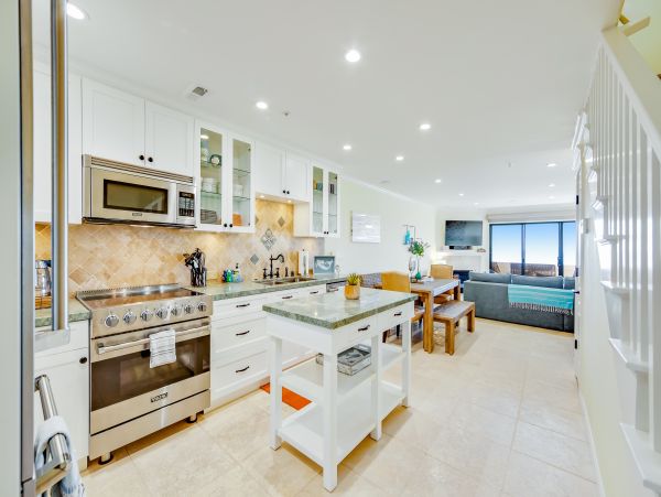 Santa Cruz County Home 984371