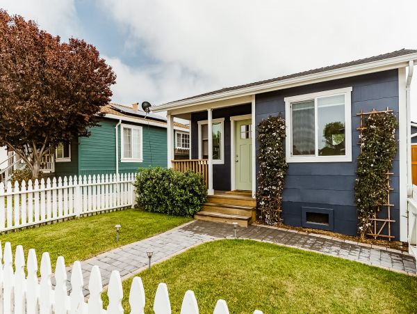 Santa Cruz County Home 984372