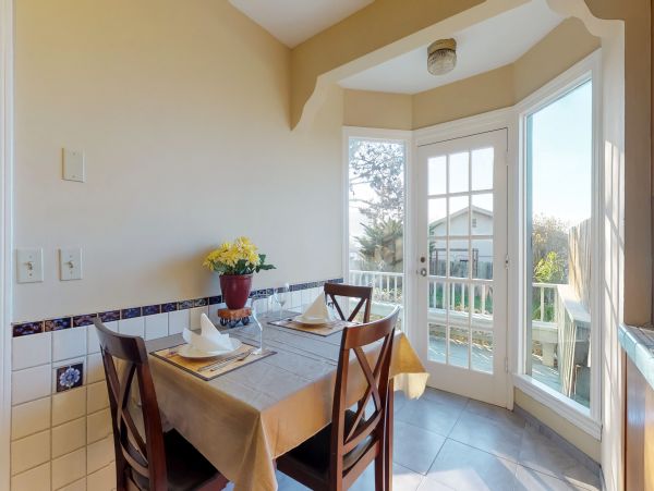 Santa Cruz County Home 984373