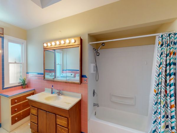 Santa Cruz County Home 984373