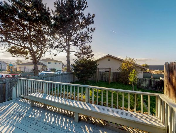 Santa Cruz County Home 984373