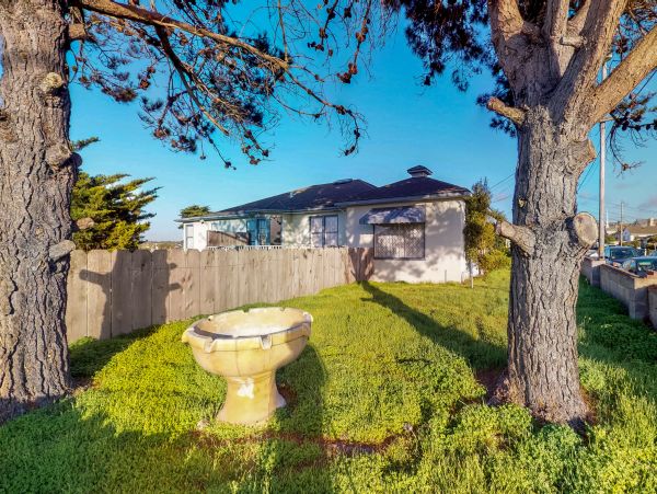 Santa Cruz County Home 984373