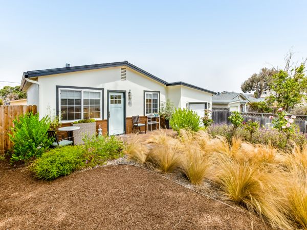Santa Cruz County Home 984374