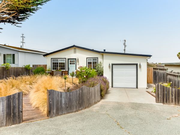 Santa Cruz County Home 984374