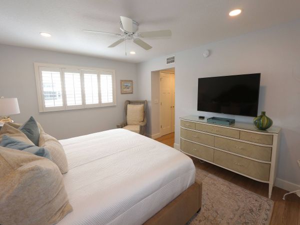 Longboat Key Beachfront Vacation Rental - Florida Gulf Coast Oceanfront Condo