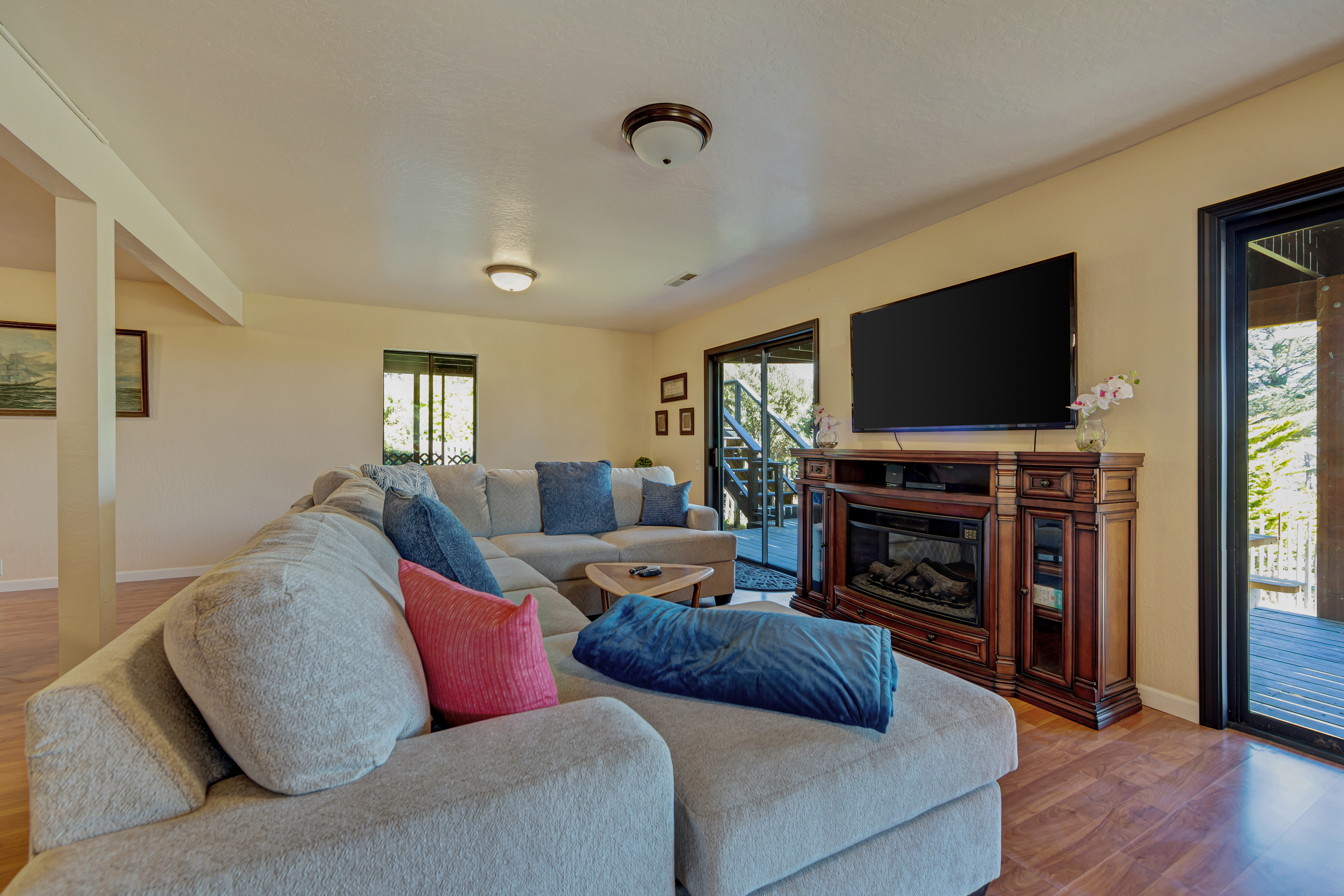 Sonoma County Home 984388