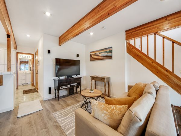 Sonoma County Home 984391