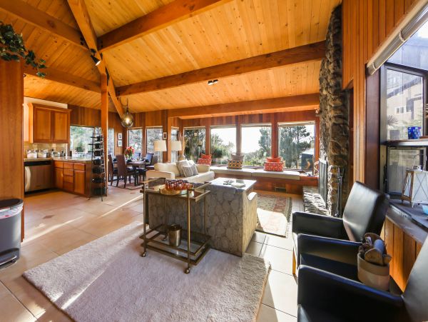 Sonoma County Home 984395